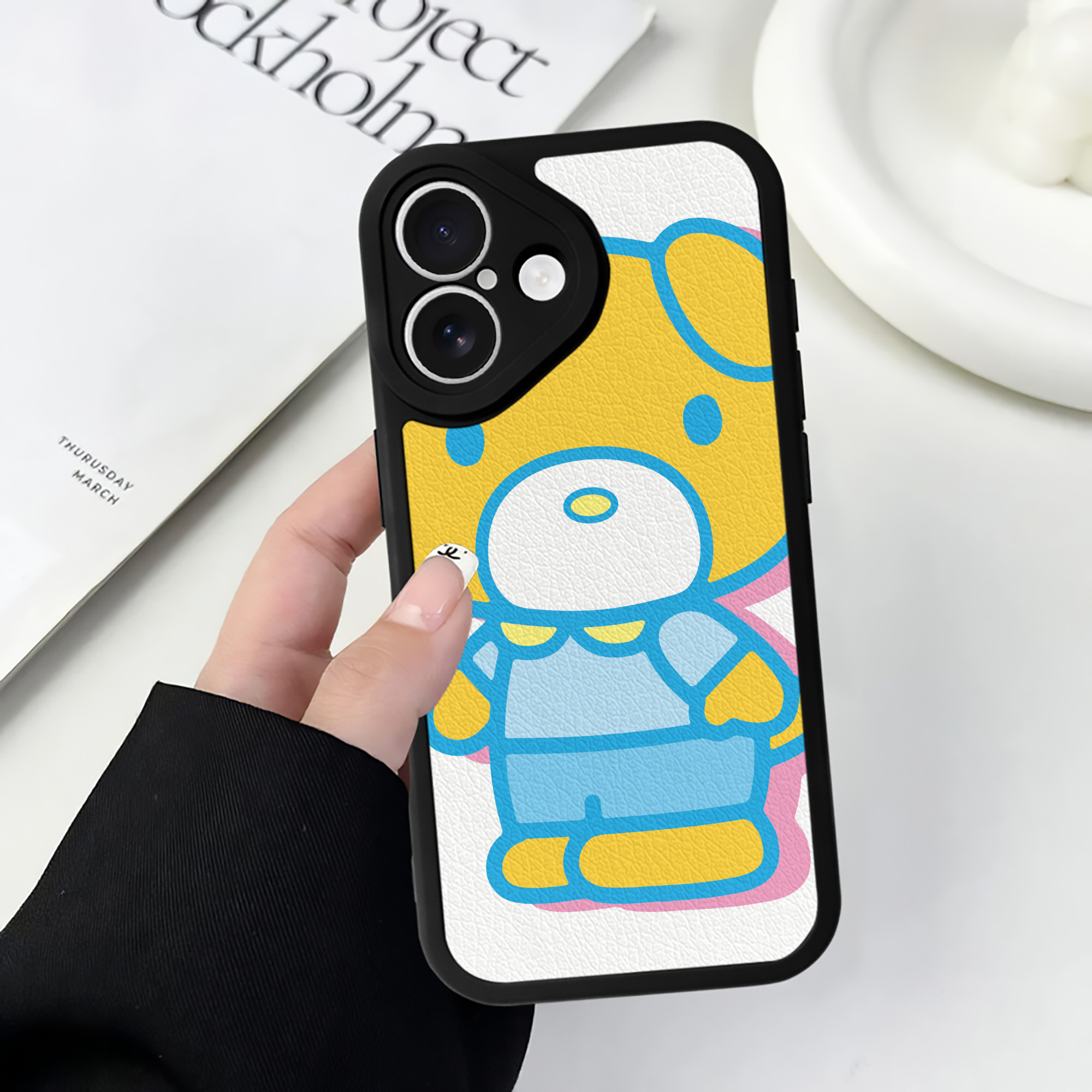 （画像用） Hello Kitty ハローキティ 【iPhone 16シリーズ対応】シリコンスマホケース（レザー調） 材質：シリコン